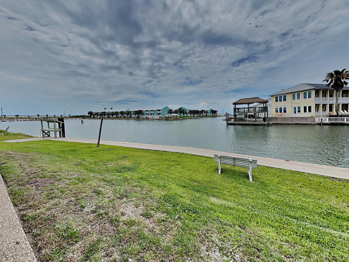Others 5, Mermaids Den by Miss Kitty’s, Aransas