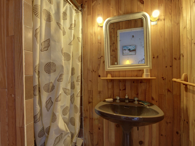 Bathroom 5, Mansion in Burgundy Near Morvan Natural Park, Nièvre