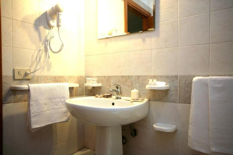 Bathroom 5, L' ARANCIO IN FIORE, Napoli