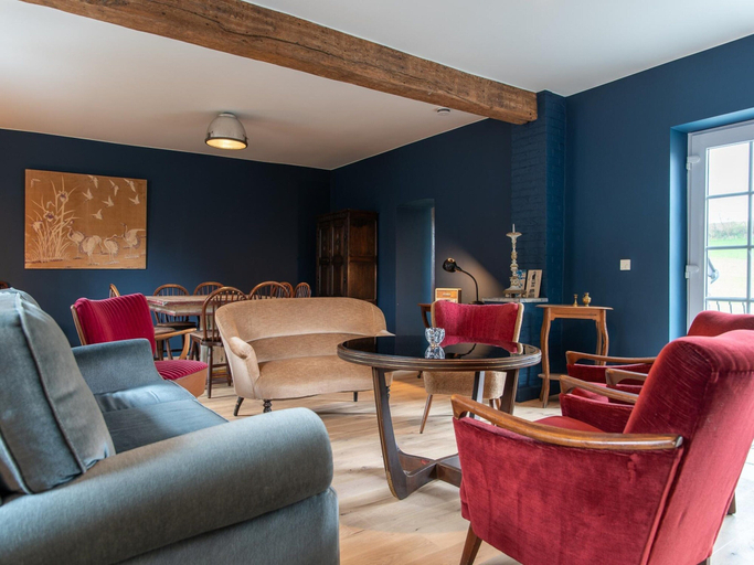 Living room 4, Spacious Holiday Home With Sunny Terrace, Namur
