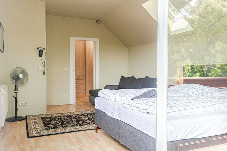Room 2, Spacious Garden Villa | 16 Guests, Wien