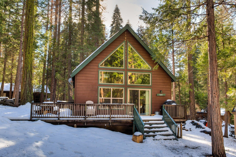 Front of property, Wawona Chalet, Mariposa