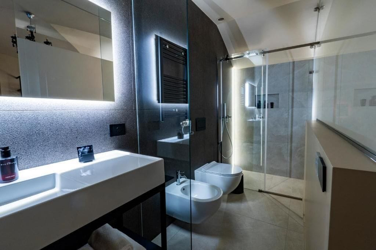 Bathroom 5, 3P Exclusive Rooms, Catania