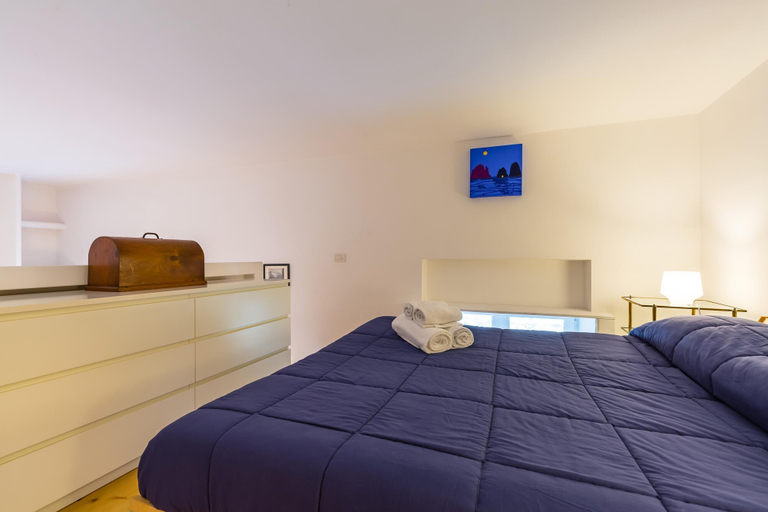 Bedroom 2, Grifeo - Quiet and Relaxing Flat on Panoramic Route, Napoli