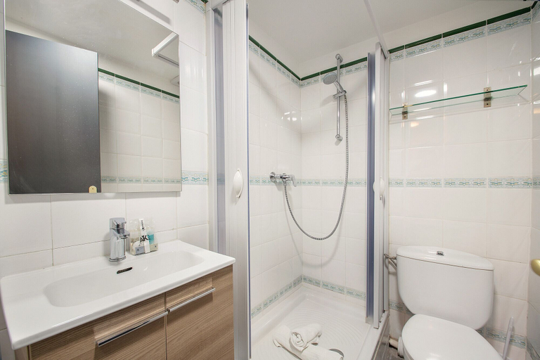 Bathroom 4, Aqua Apartment by Olala Homes, Barcelona