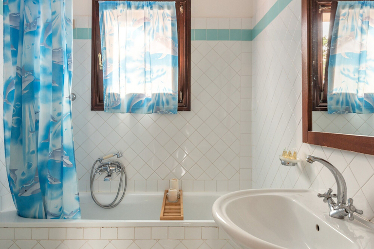 Bathroom 4, Sea Villas, Sassari