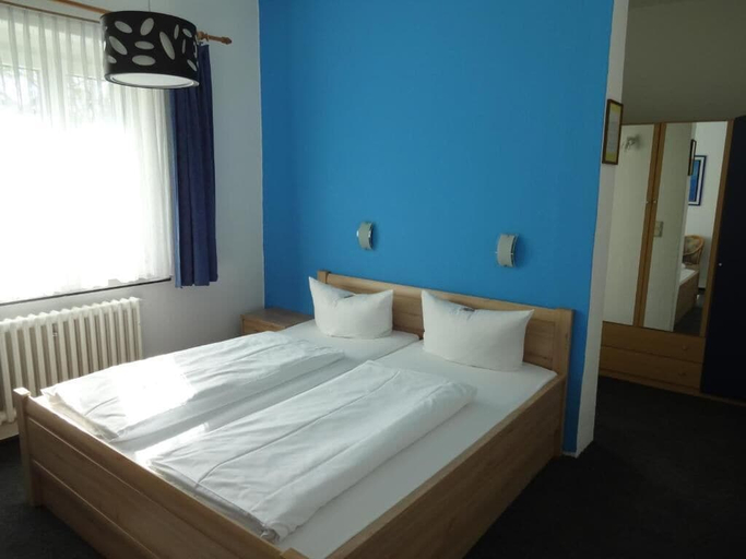 Bedroom 2, Hotel Süden, Berlin