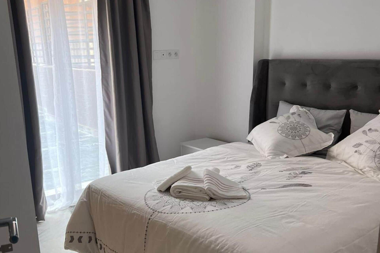 Room 5, 1bed Apartment - Sleeps 4 - Balcony, Wifi, Parking, Marrakech