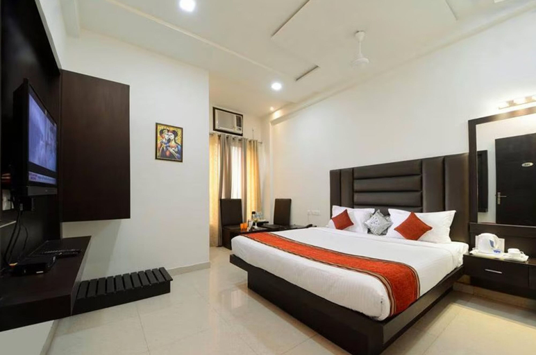 Bedroom 3, Hotel Madhushrie Agra, Firozabad