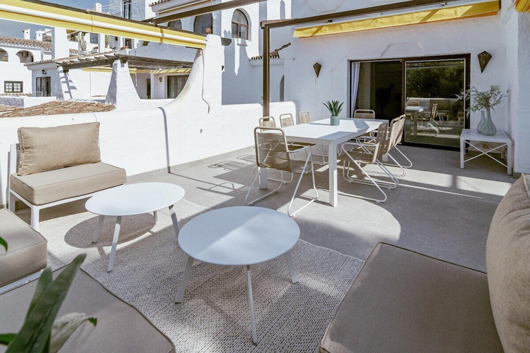 Interior 5, AB3 - Spacious Holiday Home, Puerto Banus, Málaga