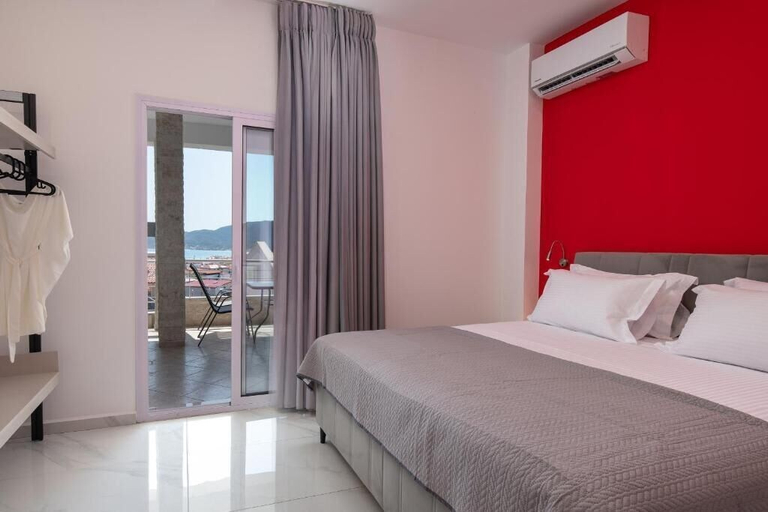 Room 5, Blue Horizon Sarti - Stylish Quad Seaview Getaway, Central Macedonia
