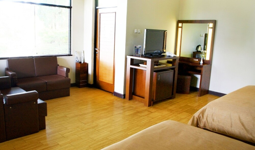 bedroom 13