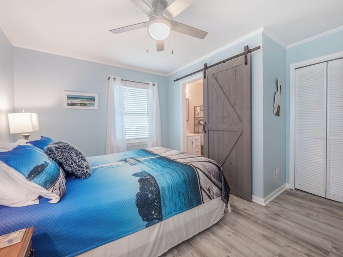 Bedroom 2, Seaship by Carolina Retreats, New Hanover