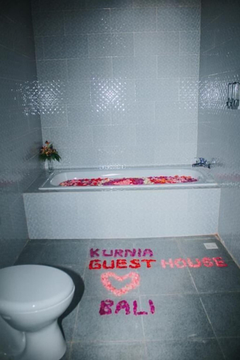 Bathroom 4, The Kurnia Guest House & Spa, Klungkung