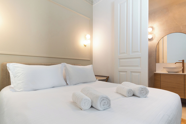 Room 4, Ogigou Suite, Attica
