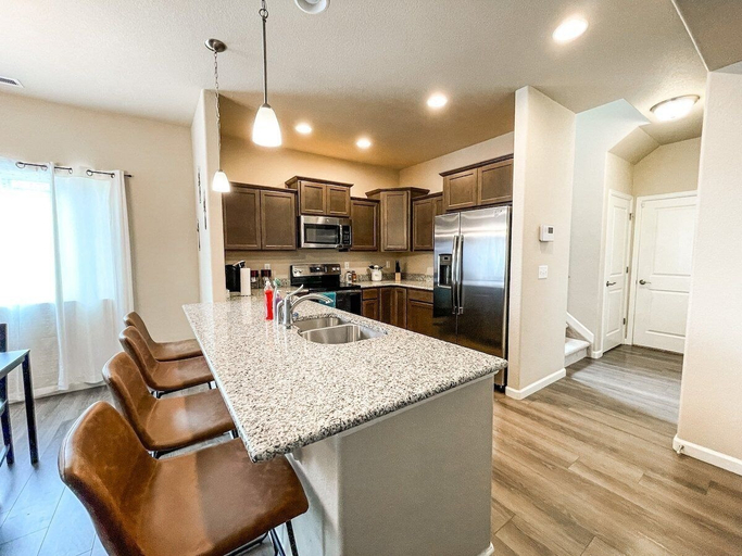 Interior 4, 2102 Birmingham, El Paso