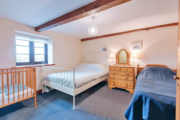 Room 2, Luxury Cottage With Pool & Tennis, No Deposit, Shropshire