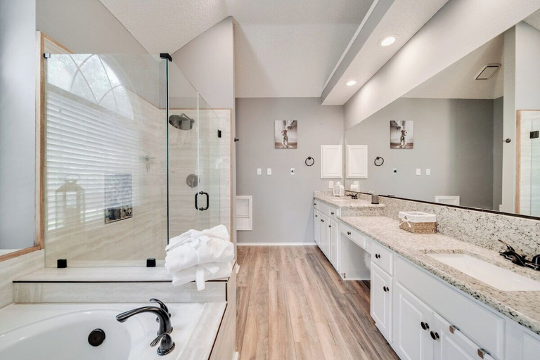 Interior 3, Grand 6BR 2B Home With Pool, Grill & Game Room, Dallas