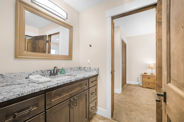 Interior 2, Kings Retreat, Fremont