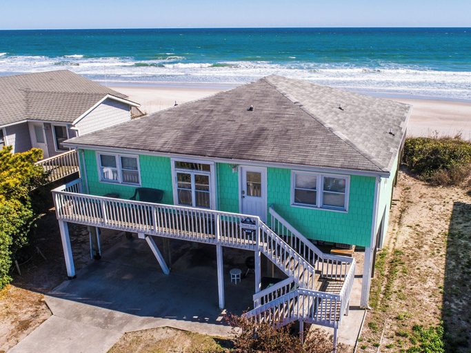 Exterior & Views 1, Bright's Beach Front by Topsail Realty, Pender