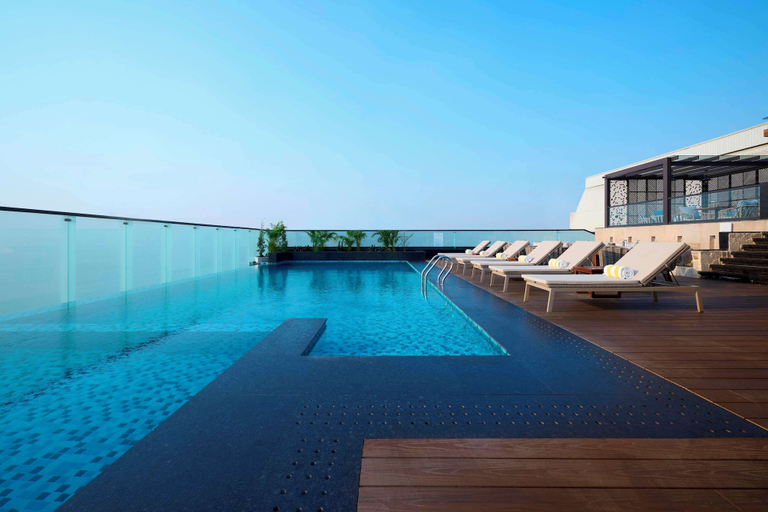 Sport & Beauty 3, Iris Sarovar Portico Sector 85 Gurugram, Gurgaon
