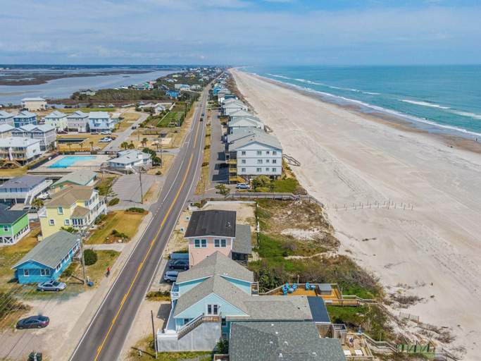 Exterior & Views 2, Surfside Cottage by Topsail Realty, Pender