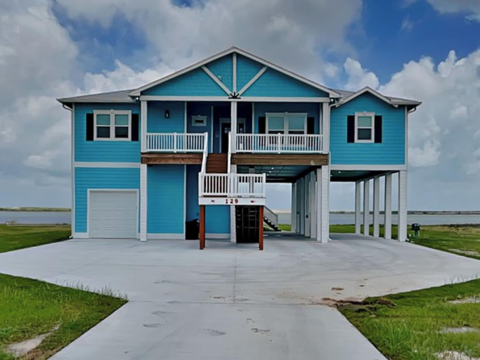 Exterior & Views 2, Sunrise Escape by Miss Kitty’s, Aransas