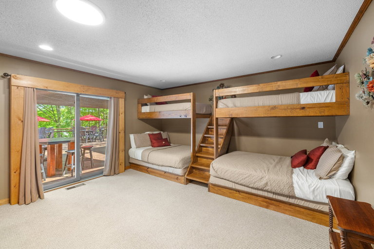Interior 3, Cool Goose Landing Private Dock Large Deck Game Room 61, Trigg