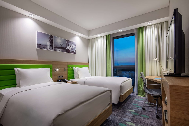 Bedroom 4, Hampton by Hilton Istanbul Zeytinburnu, Fatih