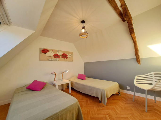 Room 4, Granite stone house – Guimaec, Finistère