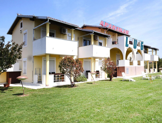 Exterior & Views 1, Apartment in Privlaka Near Sandy Beaches, Privlaka