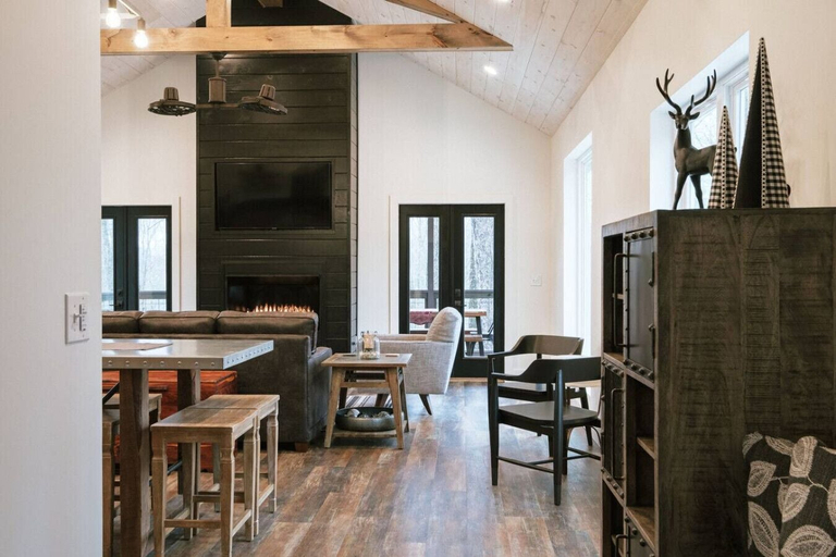 Interior 2, Hot-tub/wifi/fireplace - Honeysuckle Bridge, Wolfe