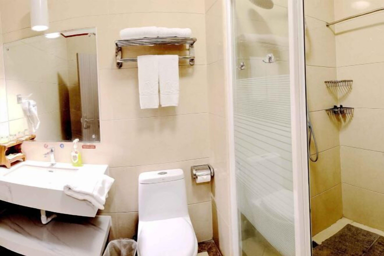 Bathroom 4, Enping Jinjiang Hotspring Hotel, Jiangmen