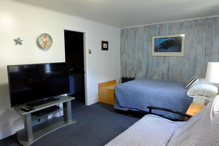 Bedroom 5, The Tides Inn, Kenai Peninsula