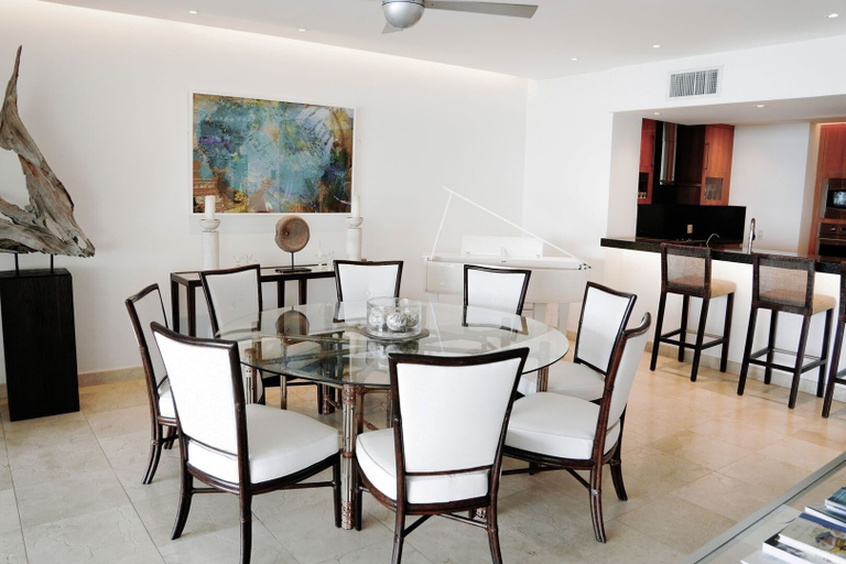 Food & Drinks 3, Portico 1 3 Bedroom Condo
