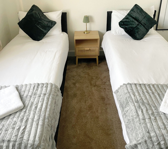 Room 3, Your Home-from-home - Business & Families - 6 Beds, London
