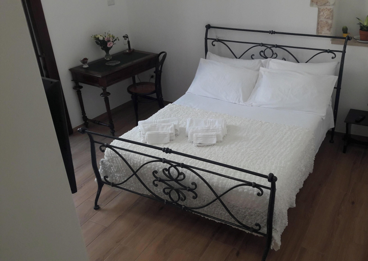 Bedroom 3, DonMattè - Charme & Rooms, Bari