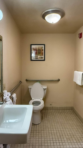 Bathroom 4, Motel 6 Atlanta Smyrna / Ballpark, Cobb