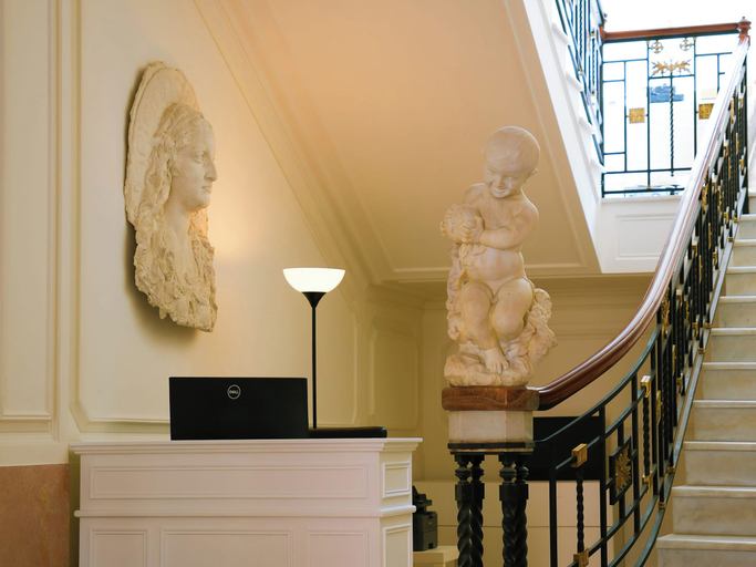 Lobby 3, Villa Liberty, Napoli