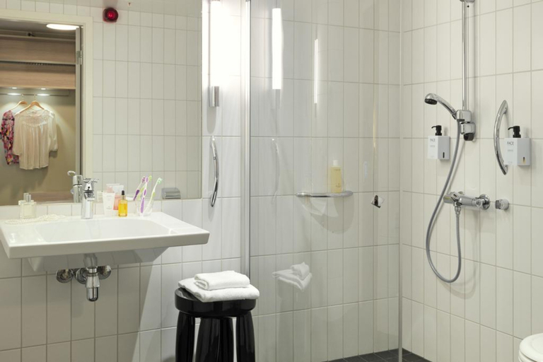 Bathroom 4, Scandic Fornebu, Bærum