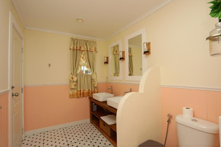 Bathroom 4, Pattaya Paradise Beach Resort, Sattahip