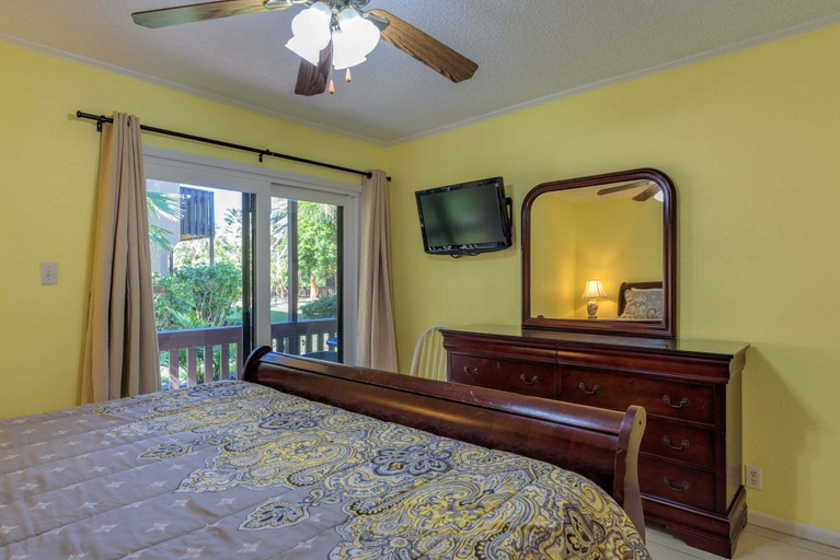Room 4, Tiki 145 - Spacious 3 bedroom Condo Ground Floor 3 Condo, Cameron