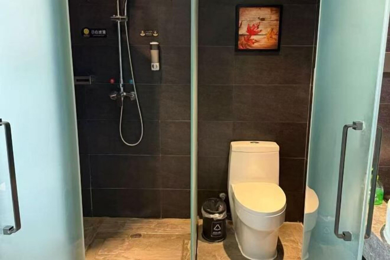 Bathroom, Shanyehong Hotel, Beijing