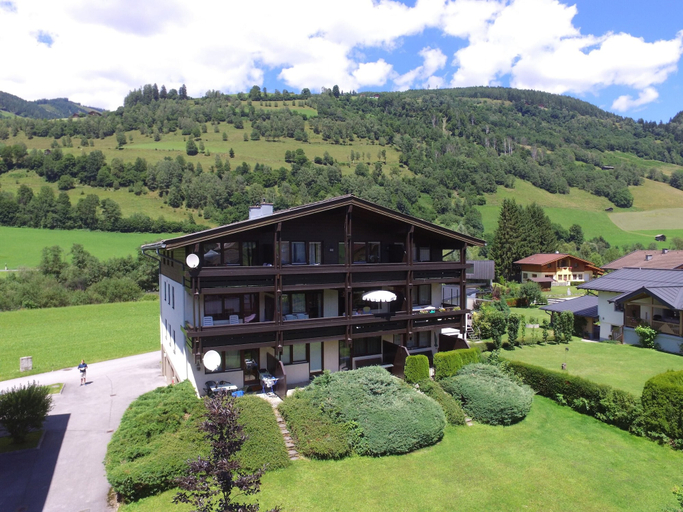 Others 1, Apartment Niedernsill Near Ski Slopes, Zell am See