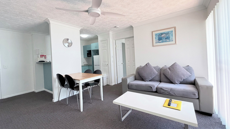 Others 3, Santana Resort, Gold Coast