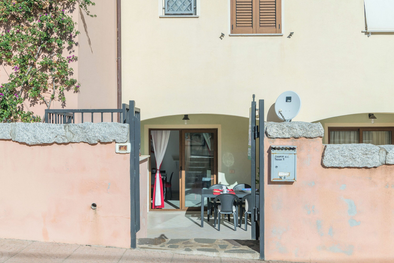 Outdoor dining 4, Bilocale Via Rossini Few Min From The Sea, Olbia-Tempio