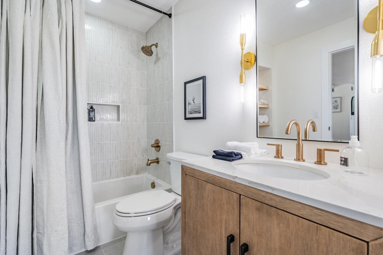 Interior 4, 519 Loquat Drive, Manatee