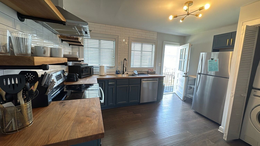 Interior 3, Group-ready West End Duplex - Save Big Midweek, Atlanta