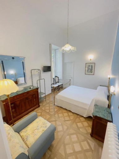 Room 5, DE VIVO REALTY - COCO'S APARTMENTS, Napoli