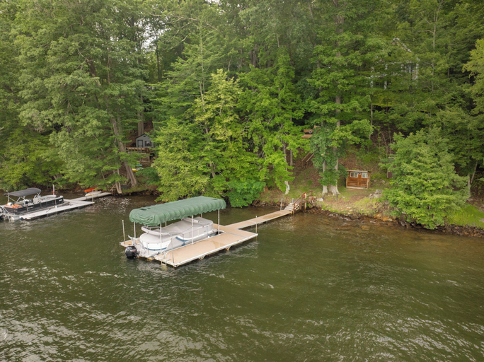 Others 3, A Lakefront Paradise by Taylor Made Deep Creek, Garrett